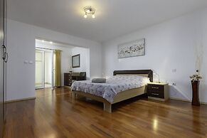 Comfort apartments with pool in Medulin