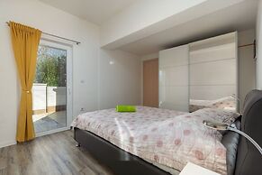 Comfort apartments with pool in Medulin