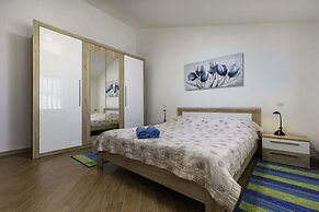 Comfort apartments with pool in Medulin