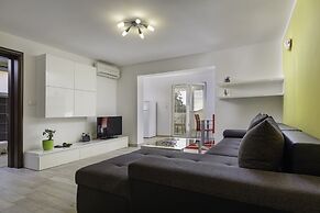 Comfort apartments with pool in Medulin