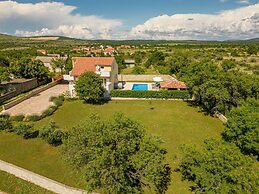 Villa Basil