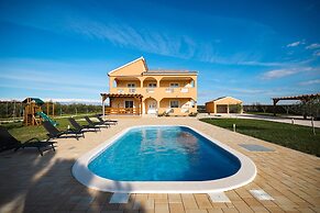 Villa Levatinka