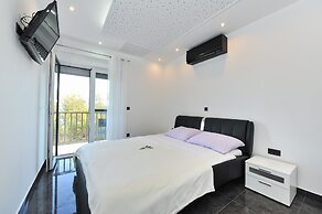 Villa Lily