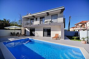 Villa Lily
