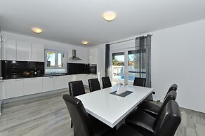 Villa Lily