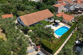 Villa Pine