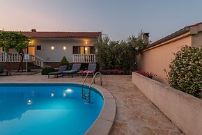Villa Pine