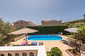 Villa Pine
