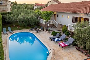 Villa Pine
