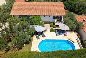 Villa Pine