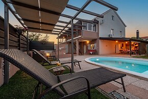 Villa Dandelion