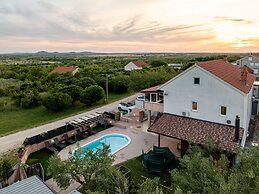 Villa Dandelion