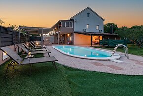 Villa Dandelion