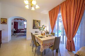 Villa Clara few km from the sea