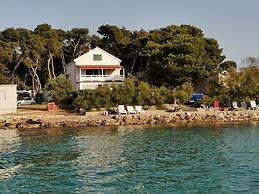Apartment Near the sea