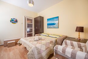 Vera Seaview Apartment