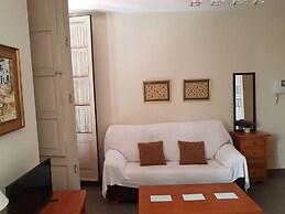 Stylish And Spacious 1 Bedroom Flat In Trendy Area