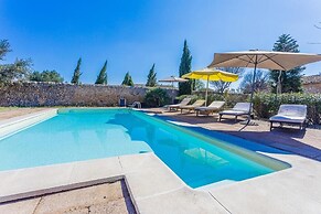 Villa in Consell With Private Pool, air Conditioning and Wifi