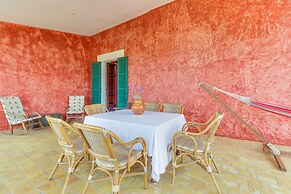 Villa in Consell With Private Pool, air Conditioning and Wifi