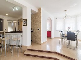 Luxury Villa Maxima