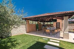 Luxury Villa Maxima