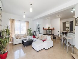 Luxury Villa Maxima