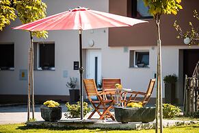 Lux Living Apartment Budic