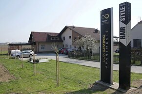 Lux Living Apartment Budic