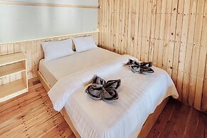 Phinisi Hostel Bira