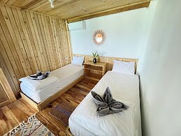 Phinisi Hostel Bira