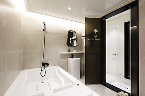 Mari Hotel