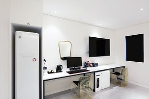 Mari Hotel