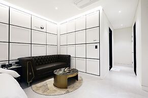Mari Hotel