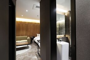 Mari Hotel