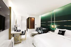 Mari Hotel