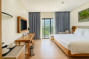 Marina Bay Con Dao Hotel