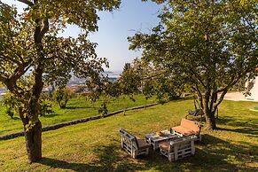 Uphill Glavanovic Villa