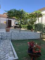 Cozy Dorina Apartment for 2