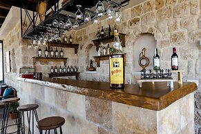 Megaron Cave Hotel