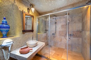 Megaron Cave Hotel
