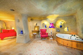 Megaron Cave Hotel
