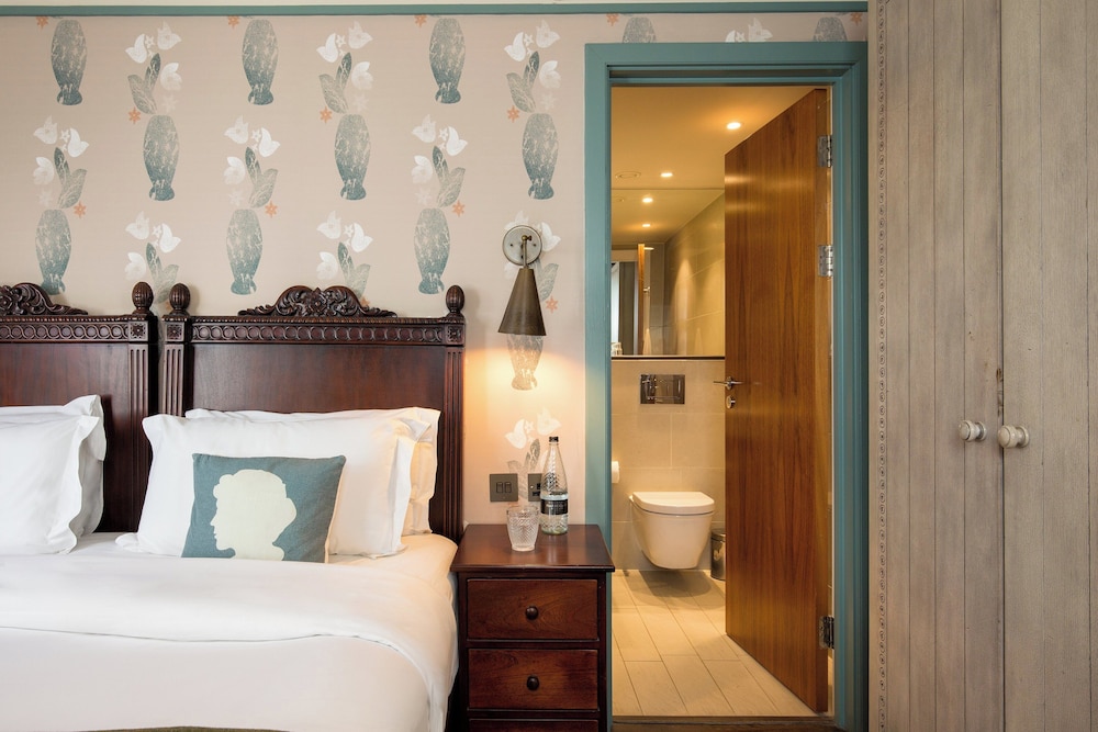 Morton Hotel