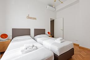Roomy Apartment Duomo & San Babila