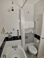 Lancaster Hall Hotel