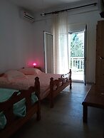 Velikis Apartments