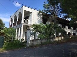 Velikis Apartments
