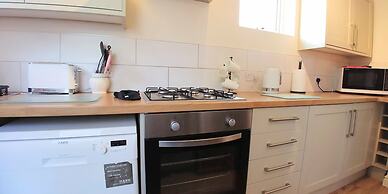 Spacious 3-bedroom House With Superfast Wi-fi