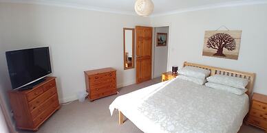 Spacious 3-bedroom House With Superfast Wi-fi
