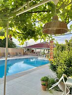 Cennet Hotel