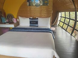 Plum Hillside Lodge